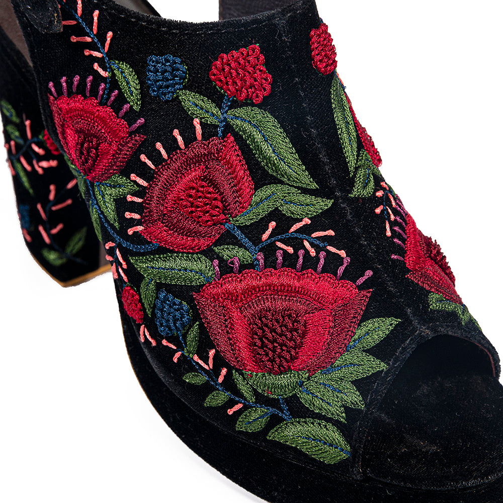 THE VELVET ROSE GARDEN
