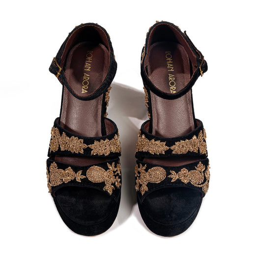 THE MIDNIGHT EMPRESS