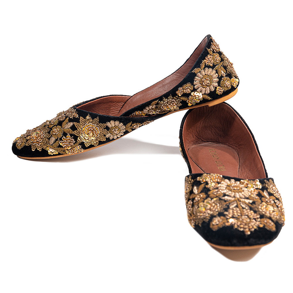 THE MIDNIGHT HEIRLOOM