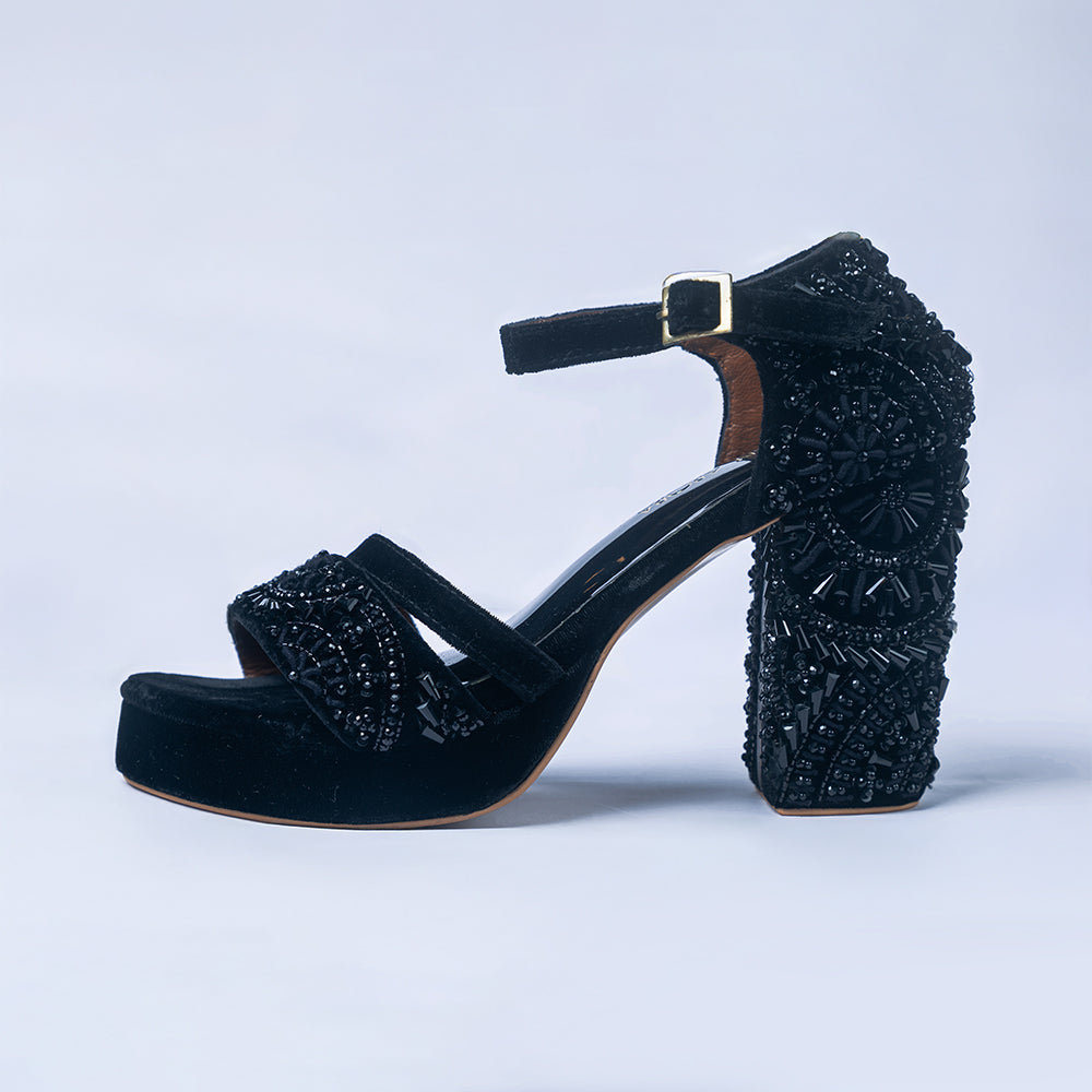 THE MIDNIGHT OBSIDIAN